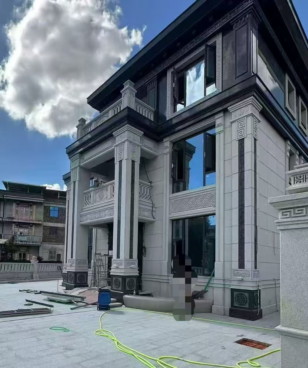 呼和浩特 别墅干挂，芝麻白与芝麻黑完美配合