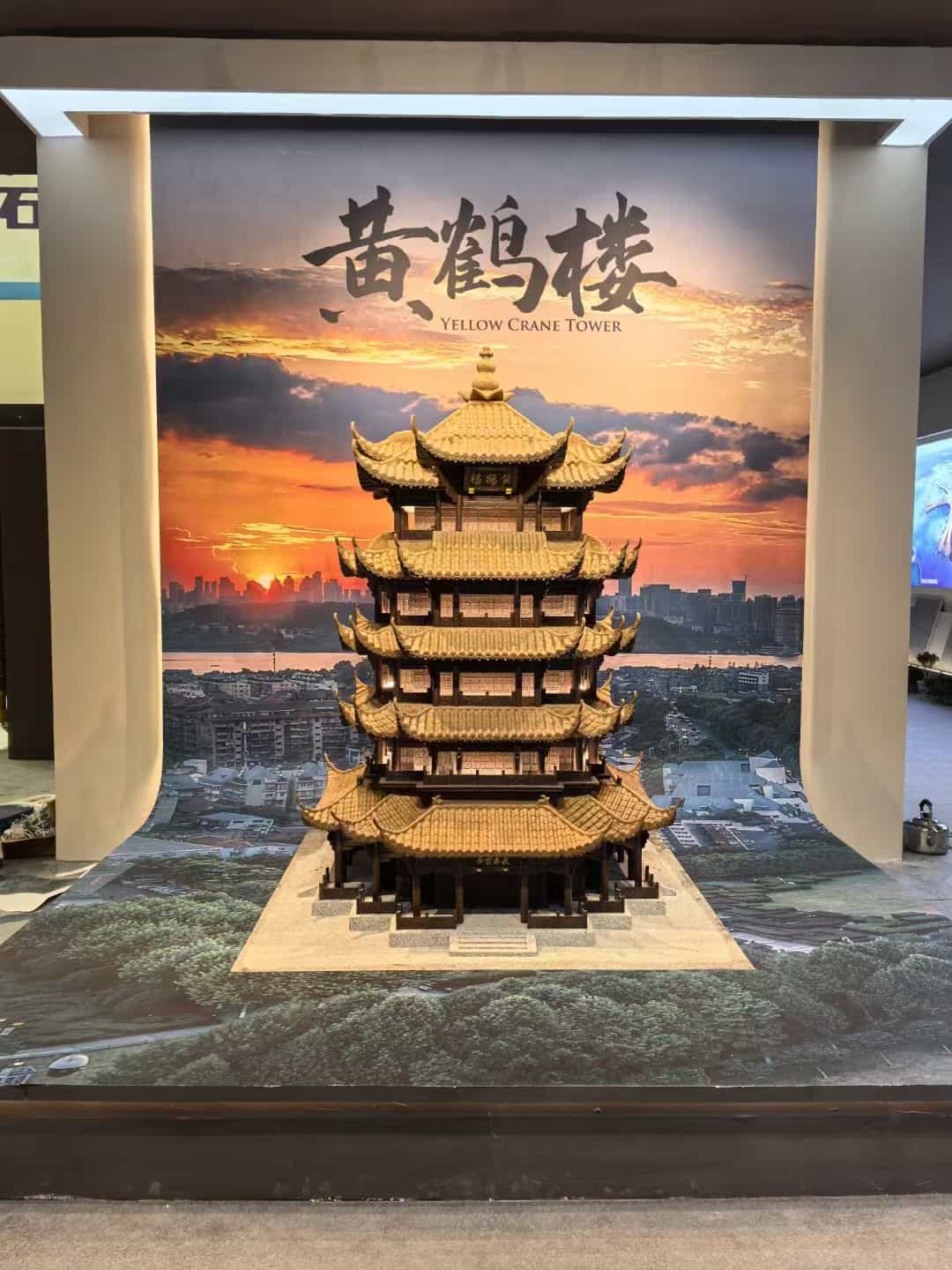 呼和浩特仿古石文创作品-黄鹤楼