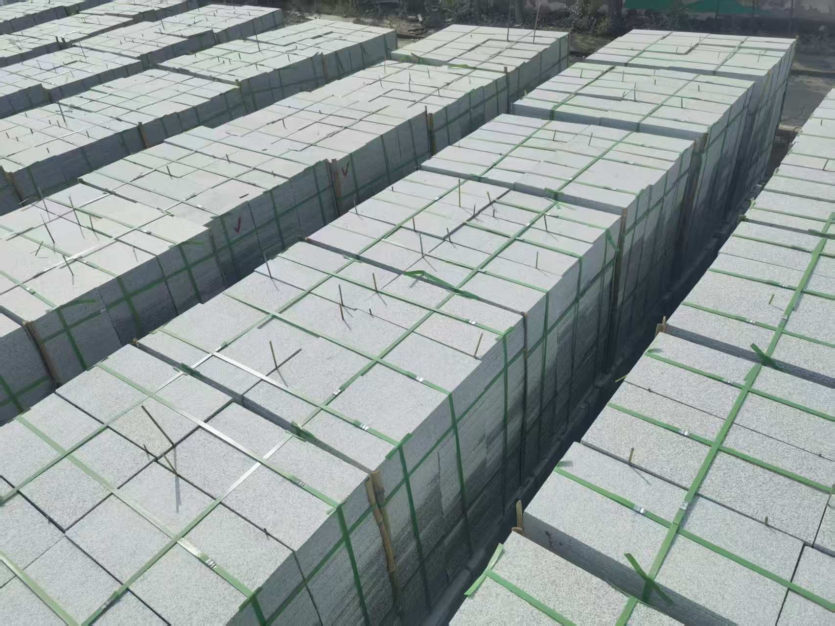 呼和浩特 芝麻白1.8公分火烧300*600地铺，清仓大甩卖
