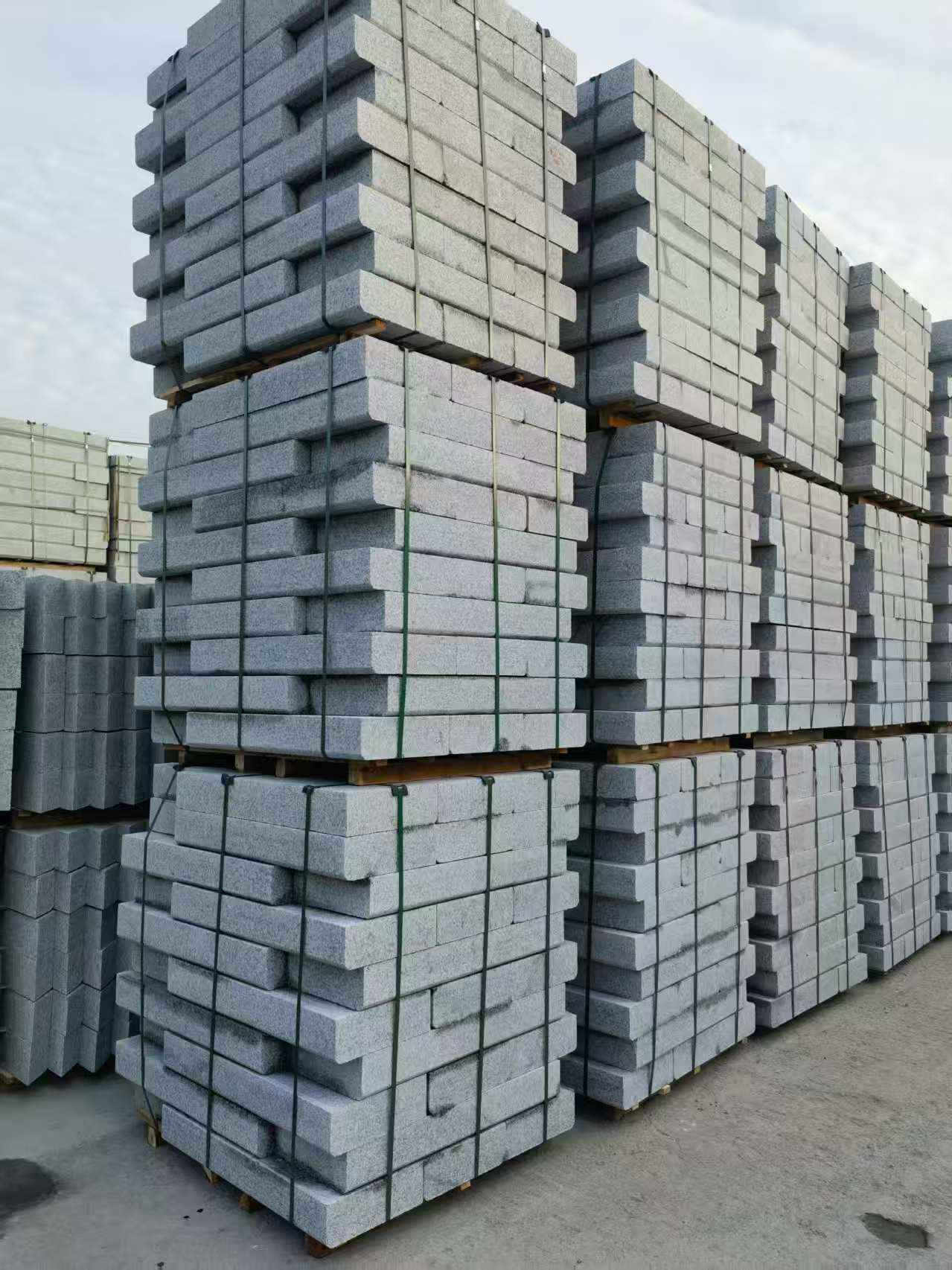 呼和浩特 路沿石（路侧石），颜色一致，尺寸标准