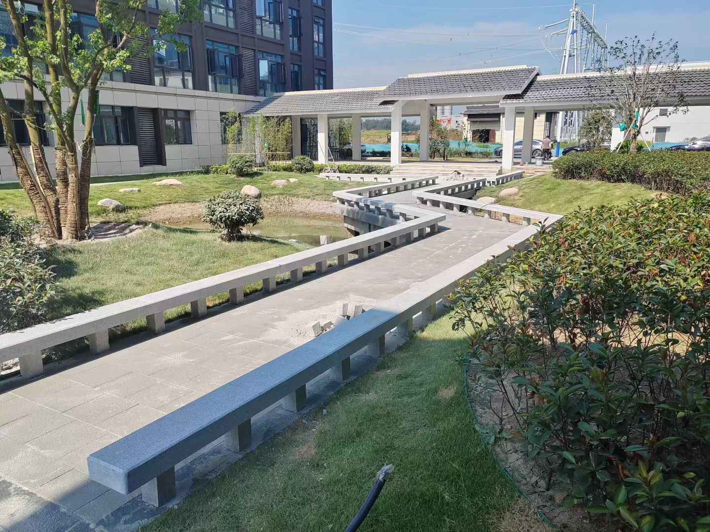 呼和浩特 芝麻灰小区坐凳&栏杆安装效果